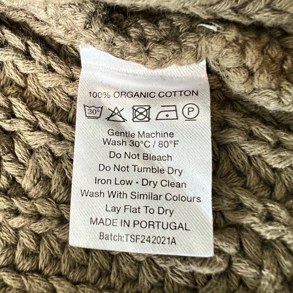 The Simple Folk Chunky Knit Sweater in Olive - Picture 5 of 5